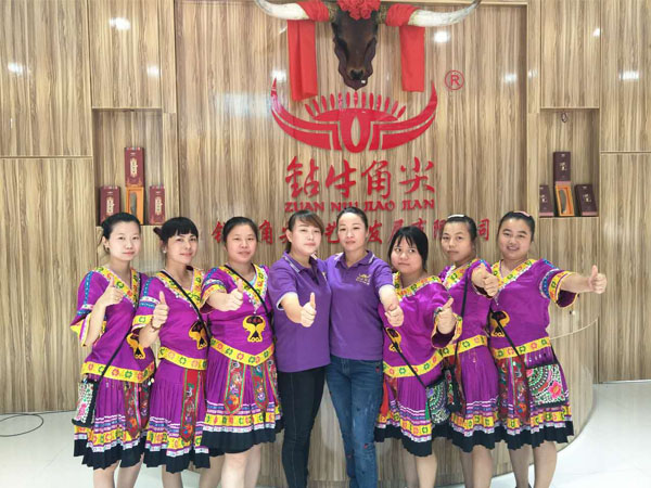 工業(yè)園牛角梳店